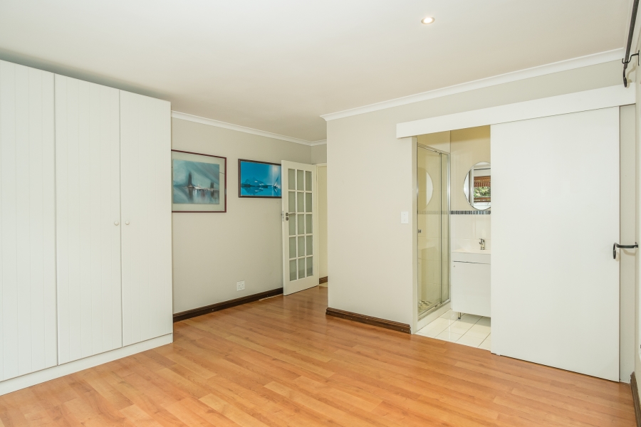 4 Bedroom Property for Sale in Lake Michelle Western Cape